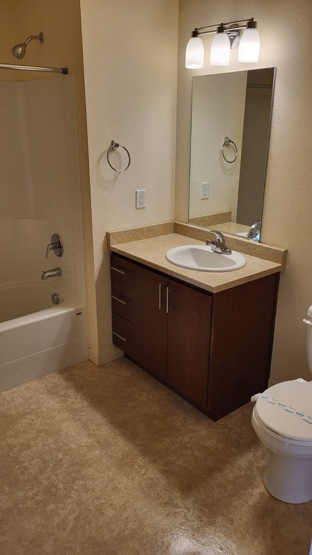 Battle Ground Apartment: 1511 SW 13th Ave