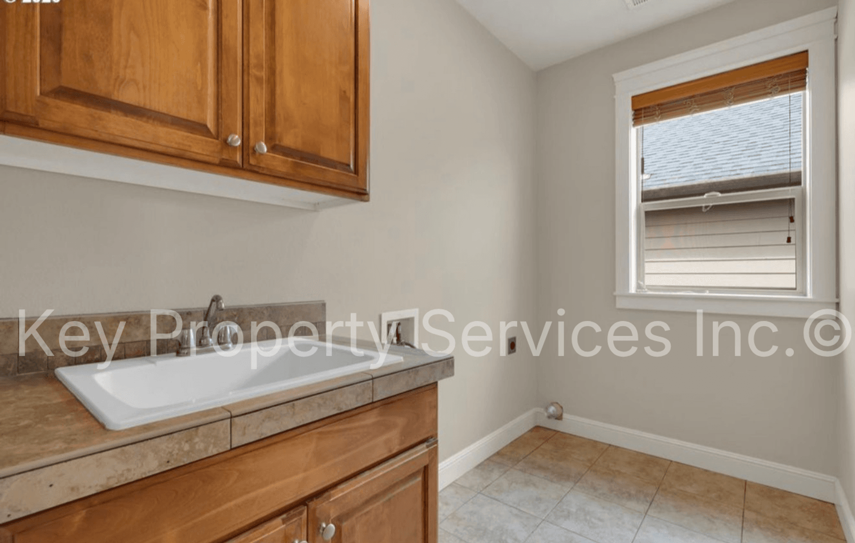 Vancouver House: 10412 NE 122nd Ave