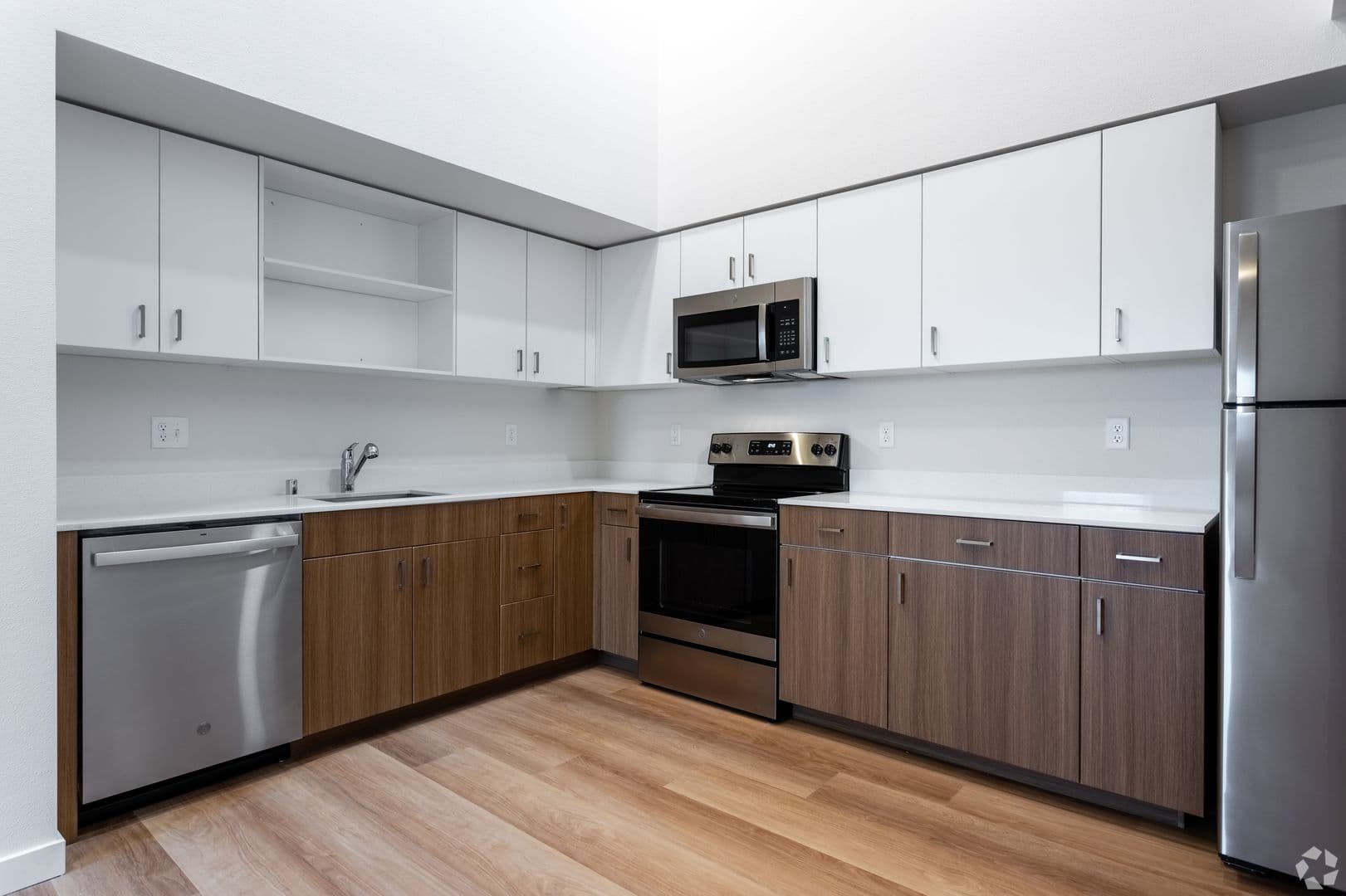 Vancouver Apartment: 201 W 17th St