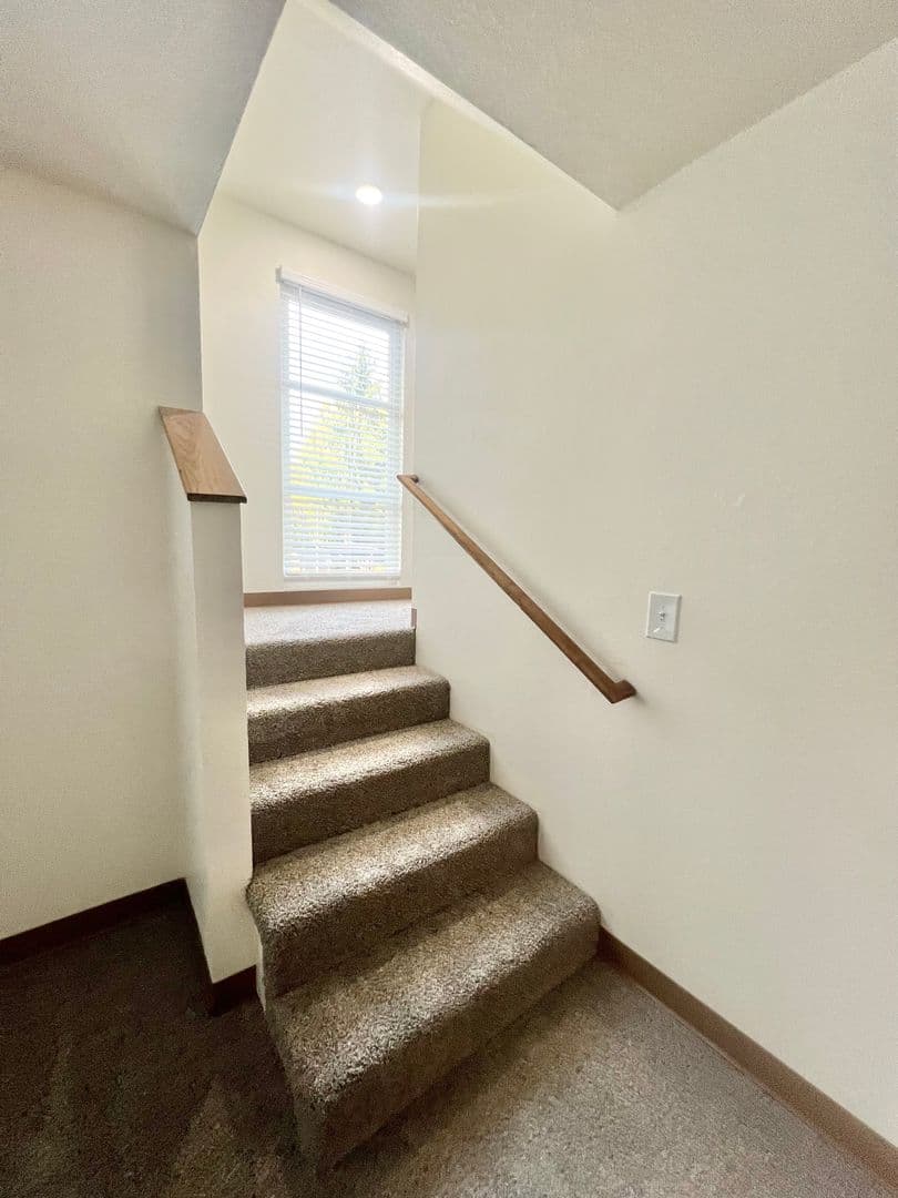 Vancouver Apartment: 8500 NE Hazel Dell Avenue