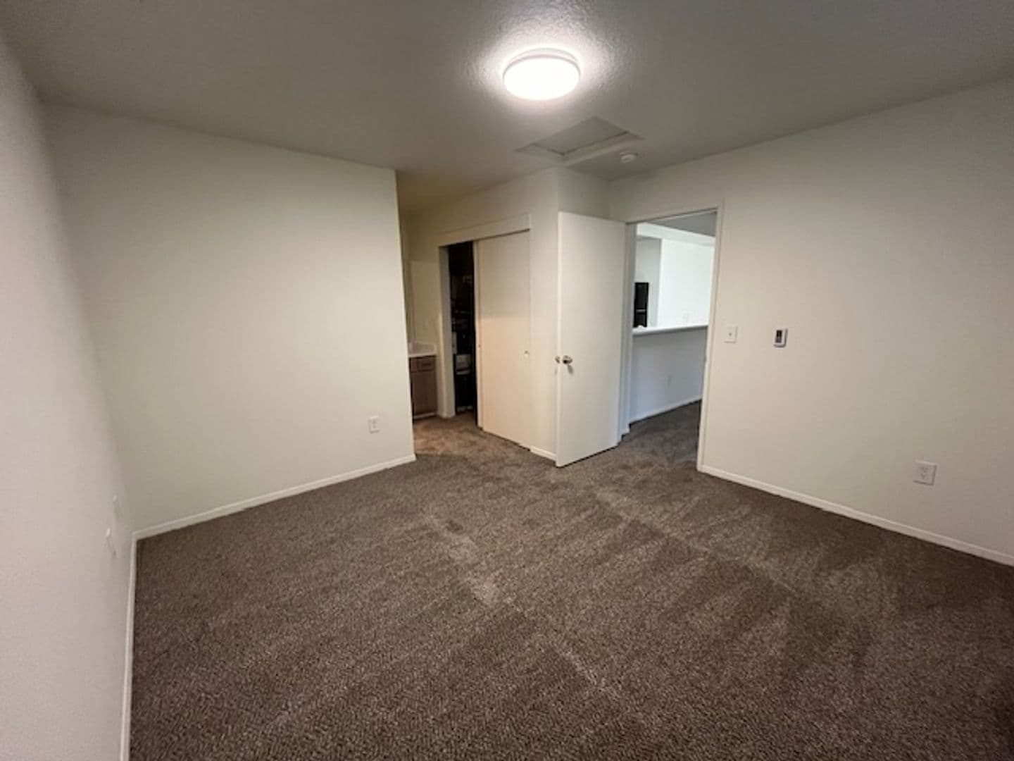 Vancouver Apartment: 11328 NE 51st Circle