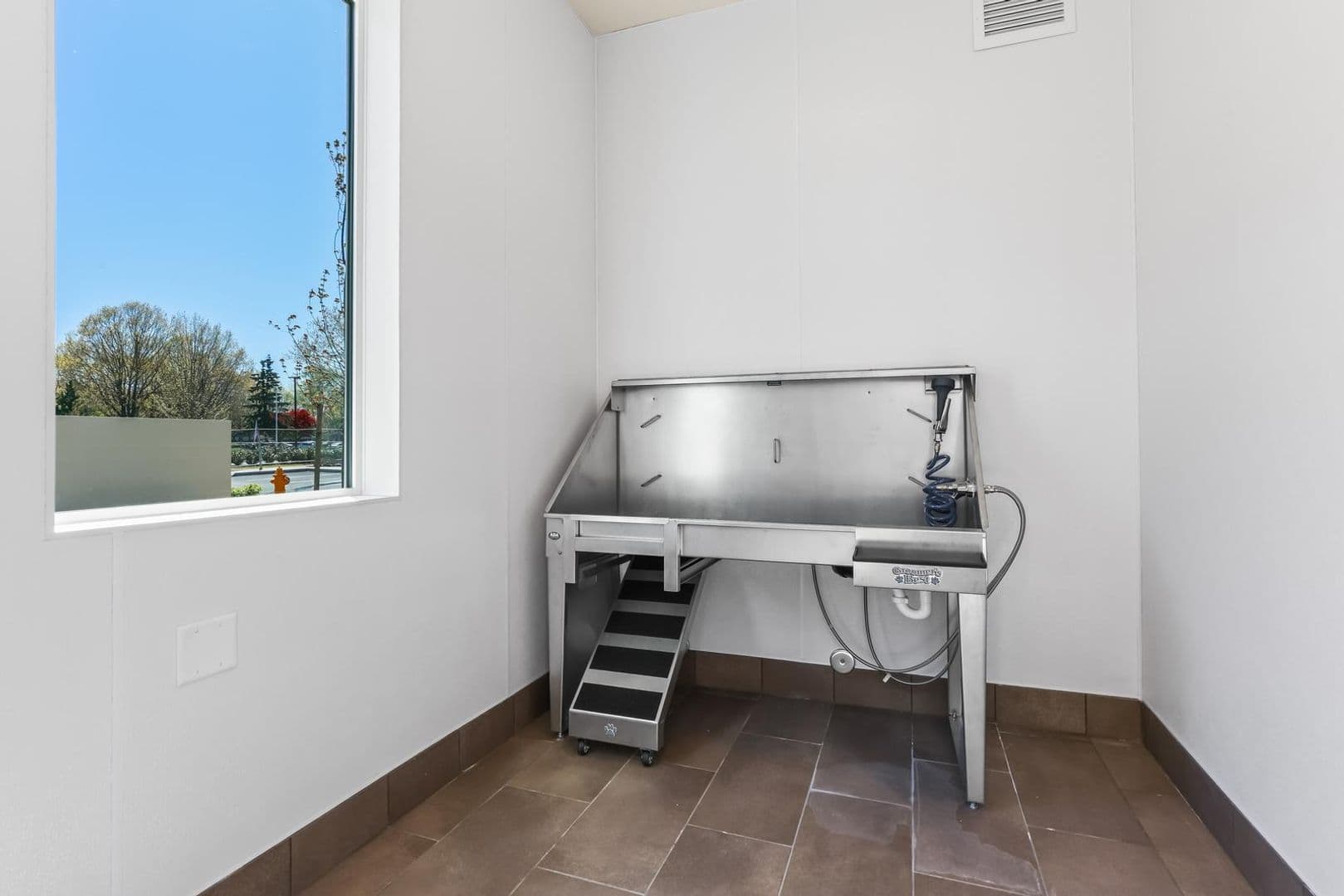 Vancouver Apartment: 333 NE 136th Ave