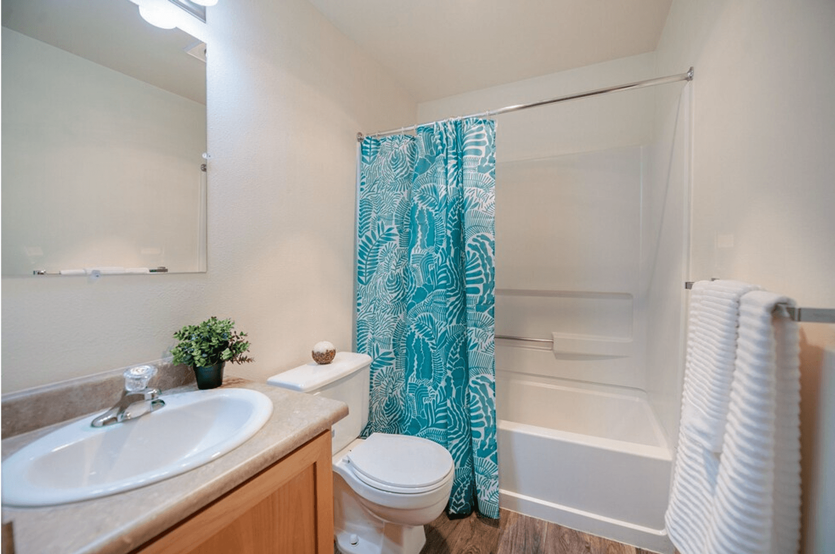 Vancouver Apartment: 1000 SE 160th Ave.