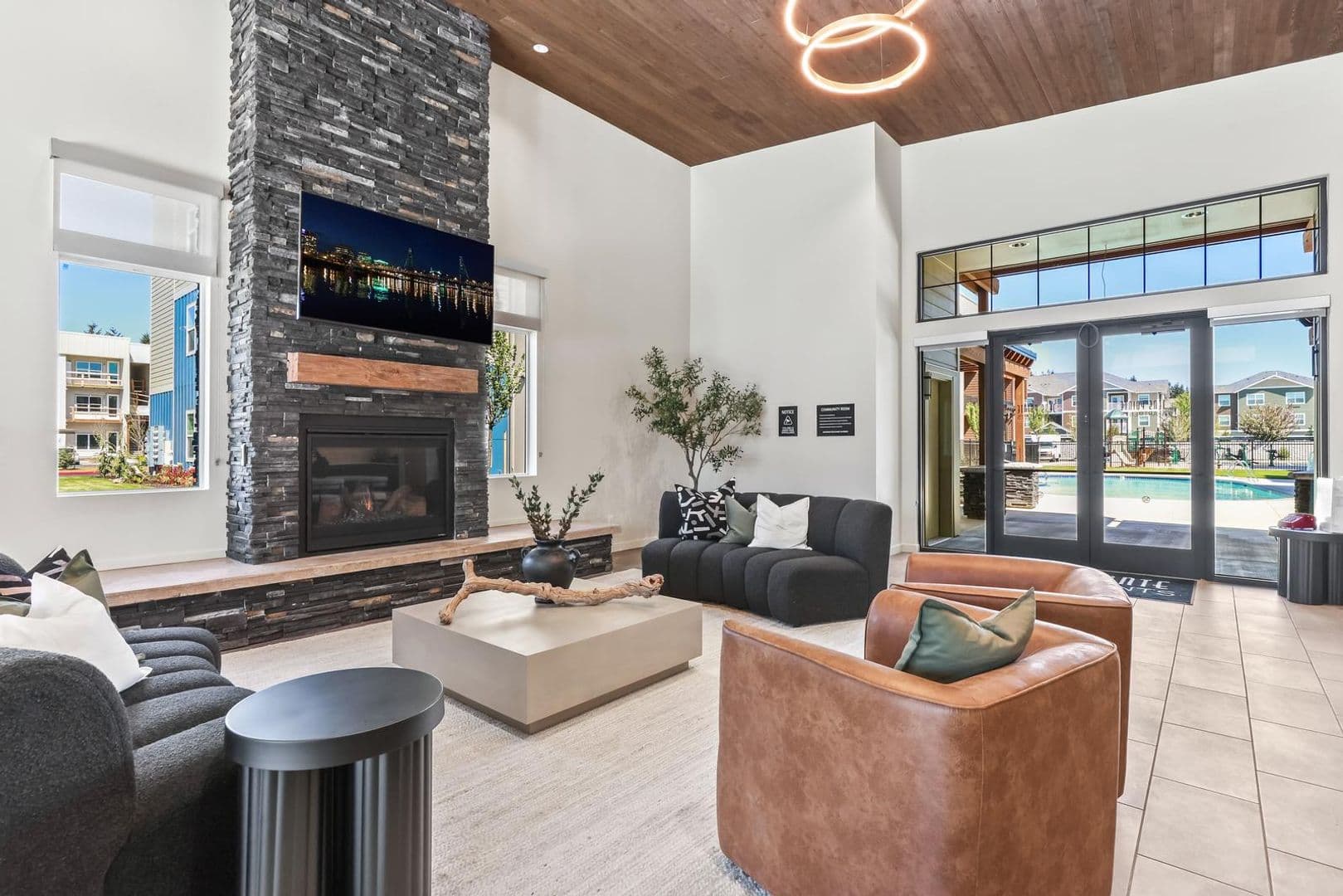 Vancouver Apartment: 333 NE 136th Ave
