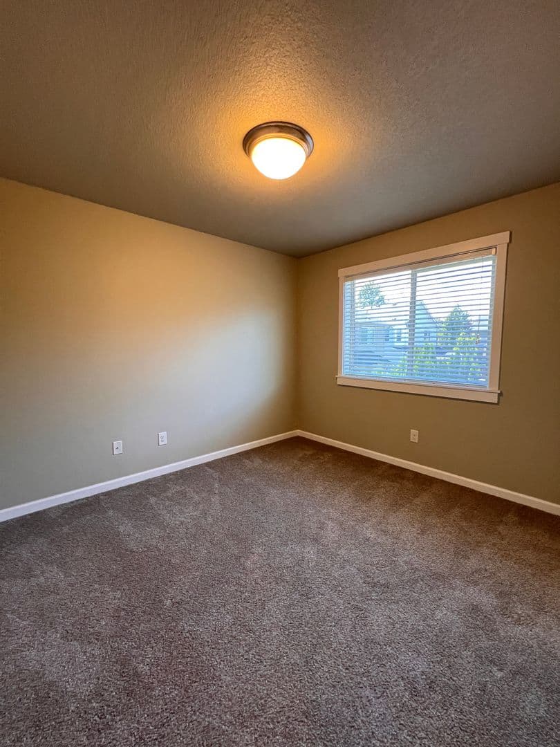 Ridgefield House: 503 N 41st Ave