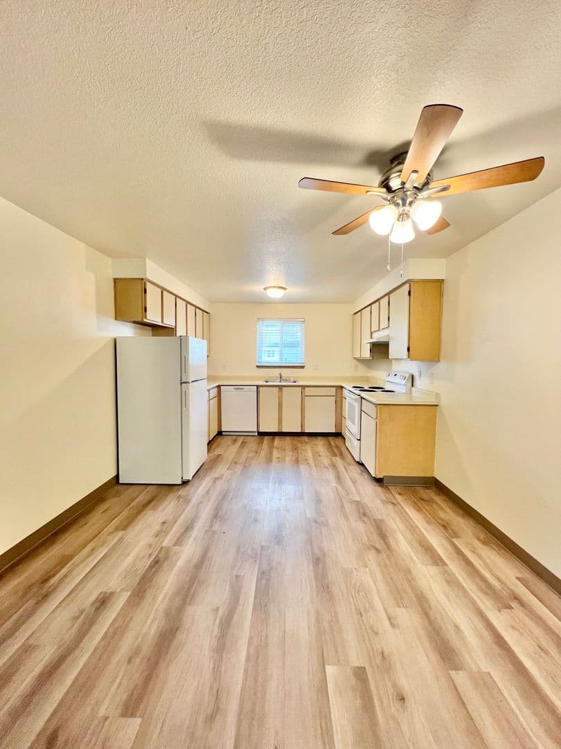 Vancouver Apartment: 8500 NE Hazel Dell Avenue