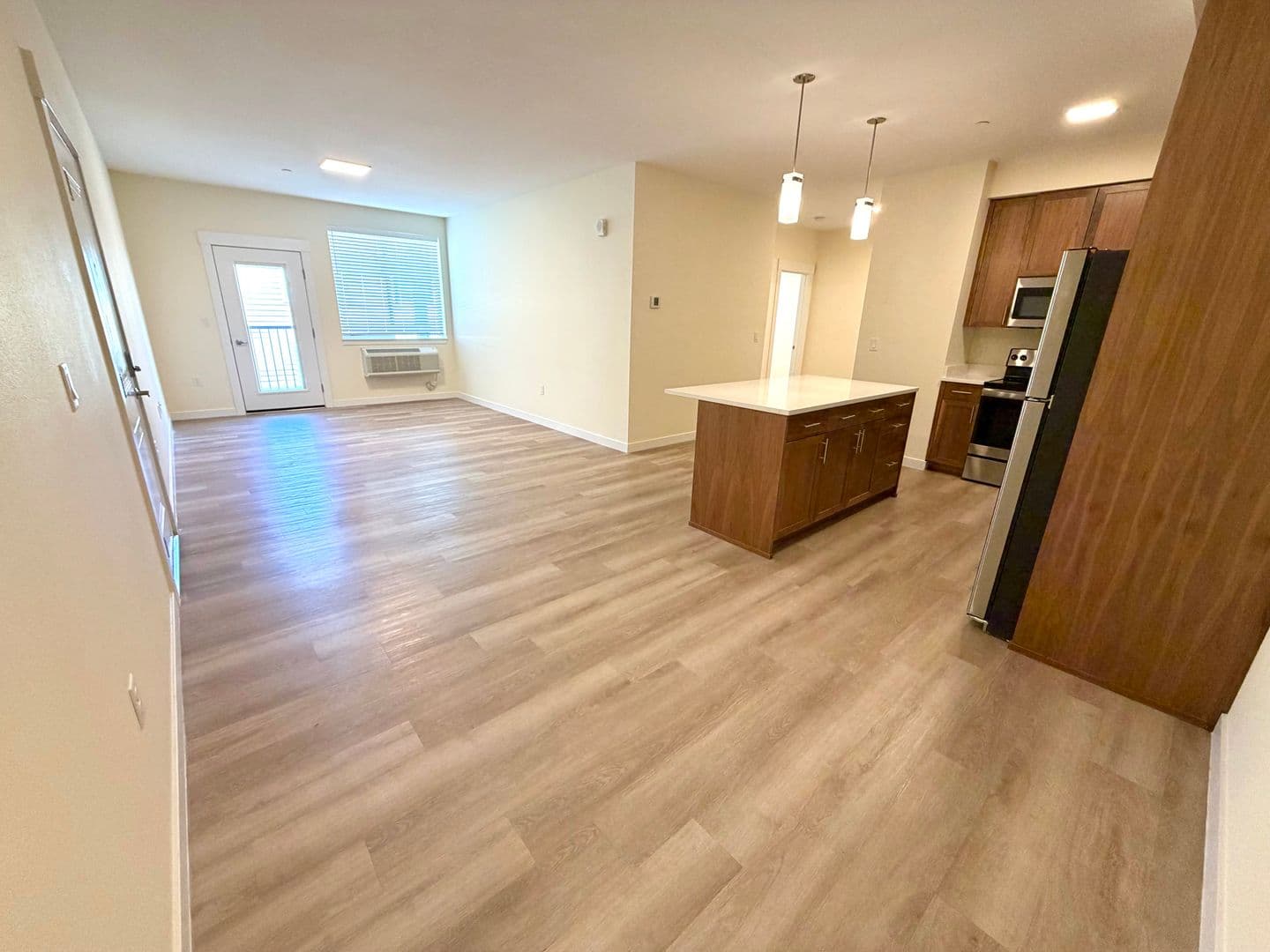 Vancouver Apartment: 2703 NE 99th St