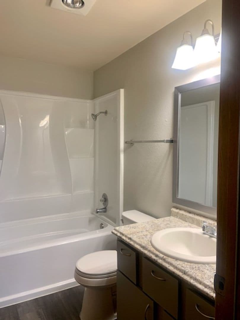 Vancouver Apartment: 8500 NE Hazel Dell Avenue