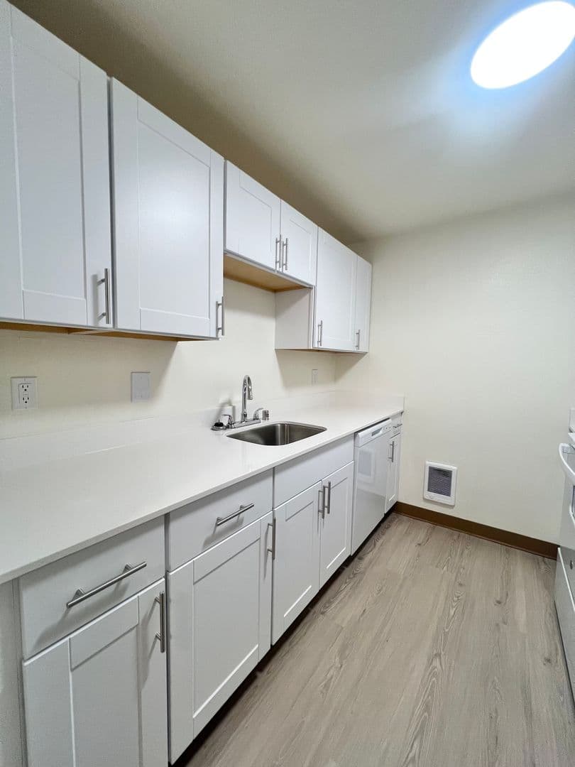 Vancouver Apartment: 8500 NE Hazel Dell Avenue