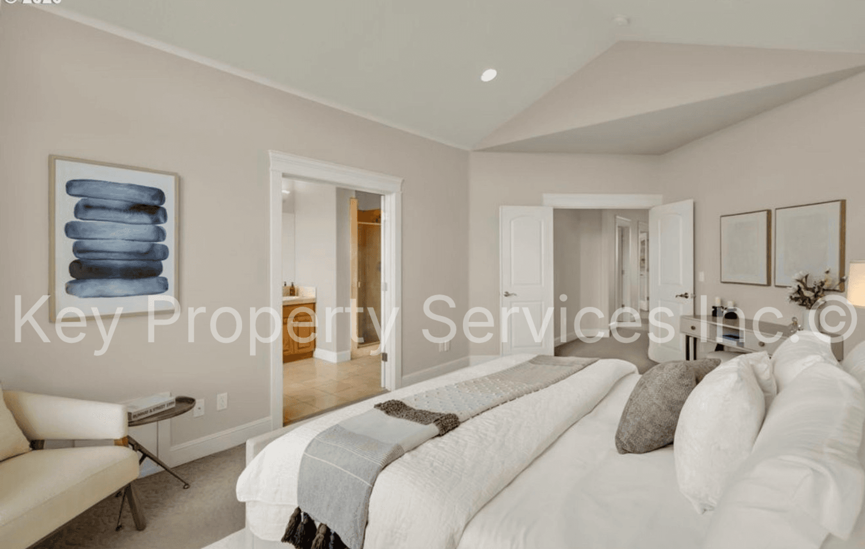 Vancouver House: 10412 NE 122nd Ave