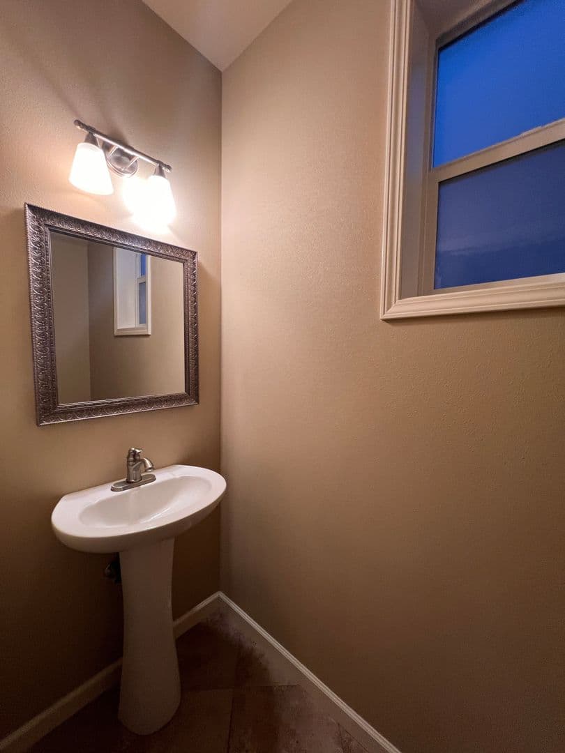 Vancouver House: 4513 NE 91st Way