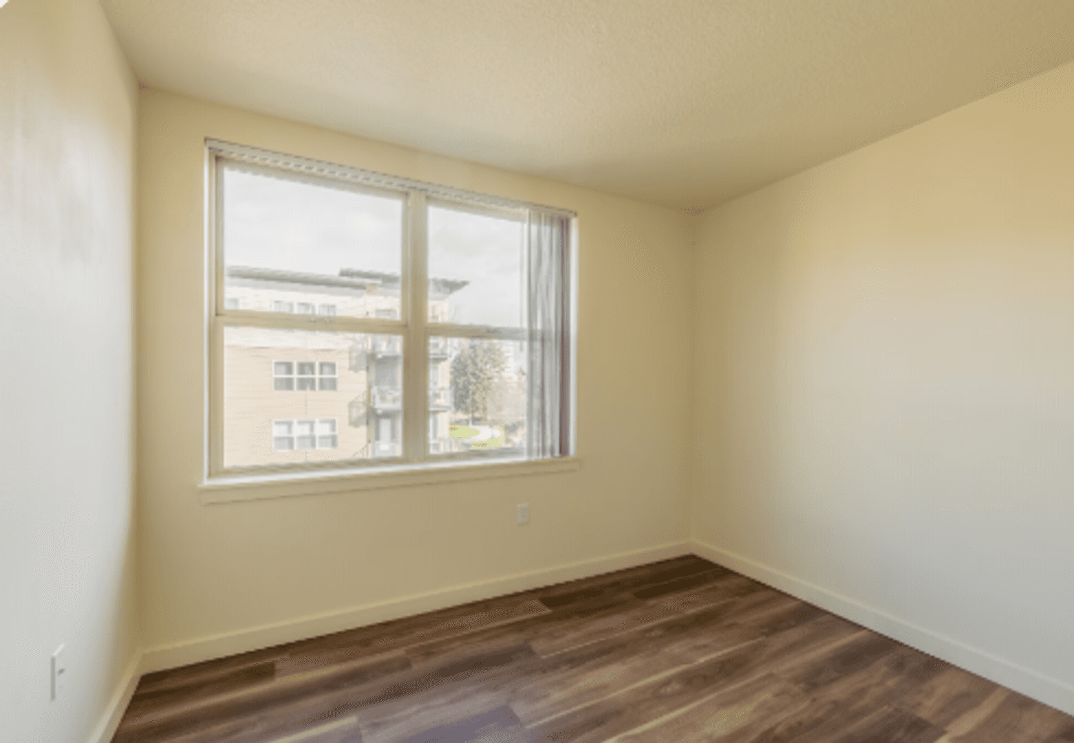 Vancouver Apartment: 555 W 8th St