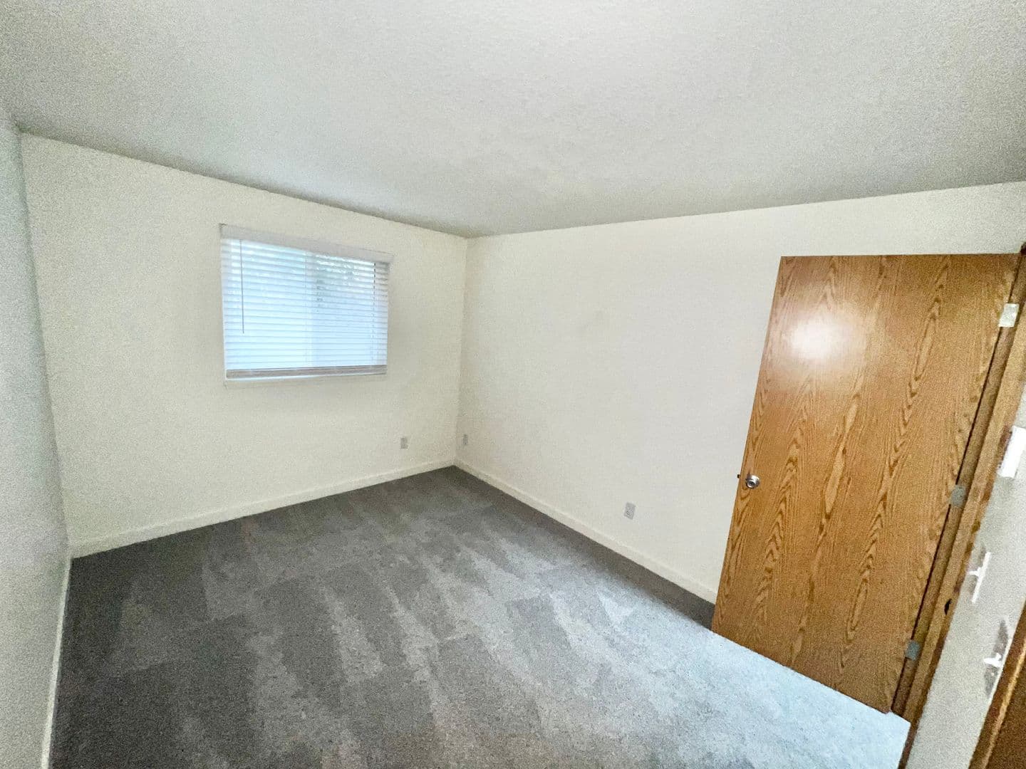 Vancouver Apartment: 8500 NE Hazel Dell Avenue