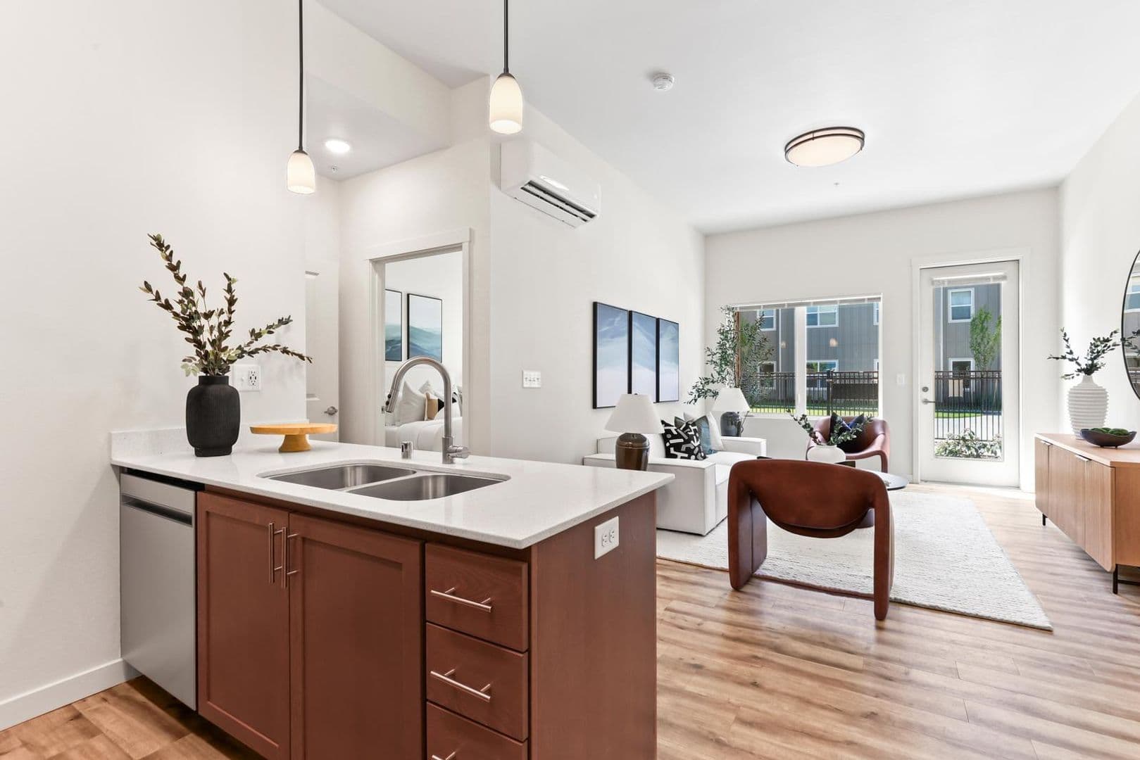 Vancouver Apartment: 333 NE 136th Ave