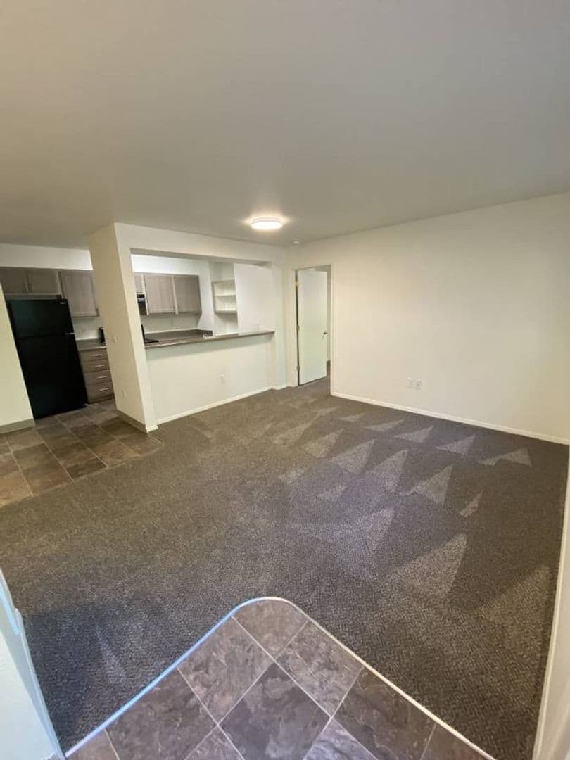 Vancouver Apartment: 11328 NE 51st Circle