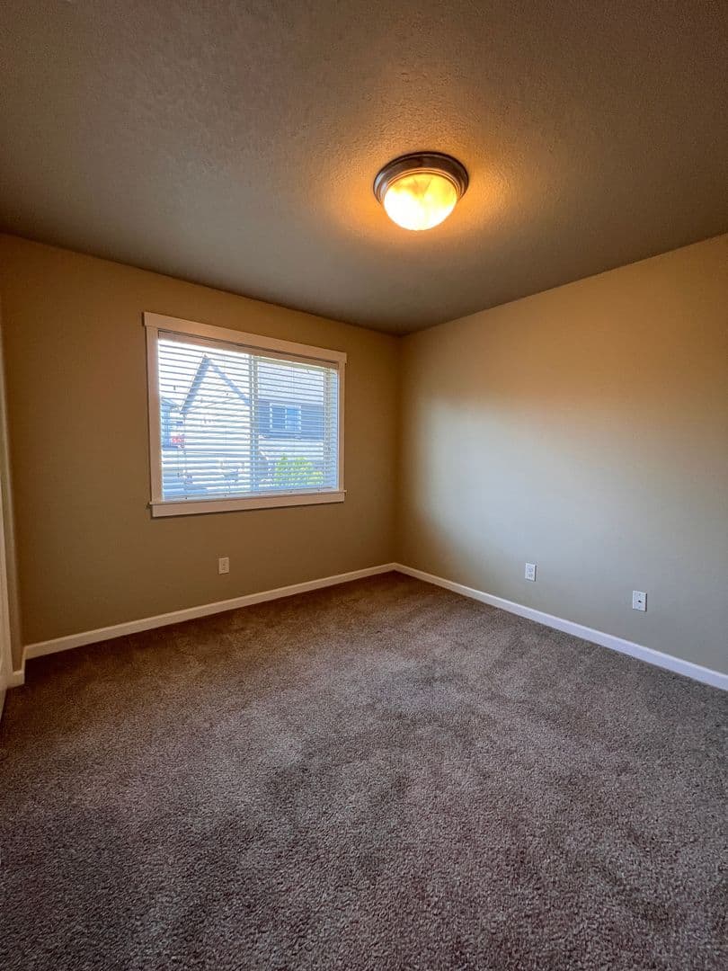 Ridgefield House: 503 N 41st Ave