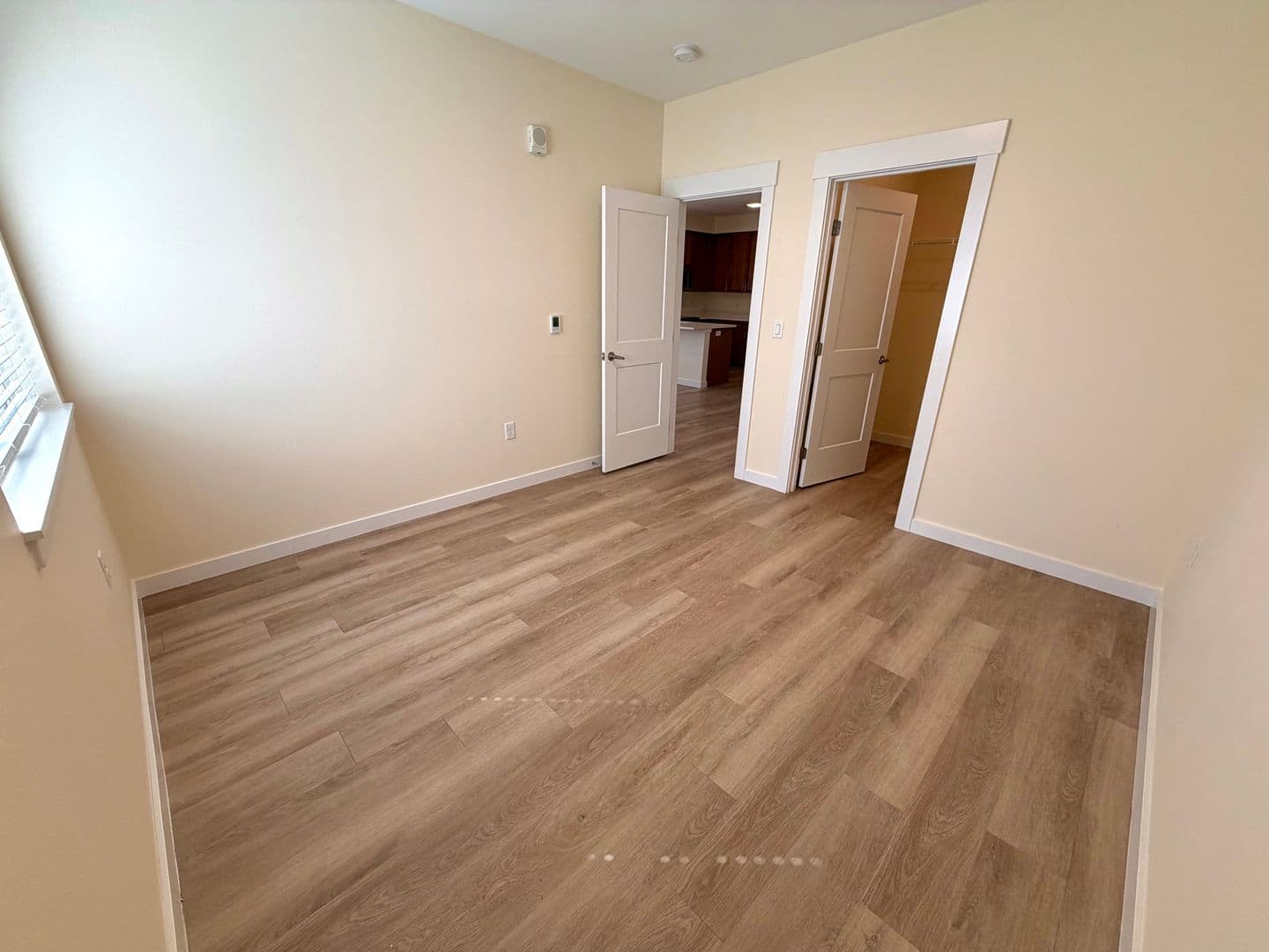 Vancouver Apartment: 2703 NE 99th St