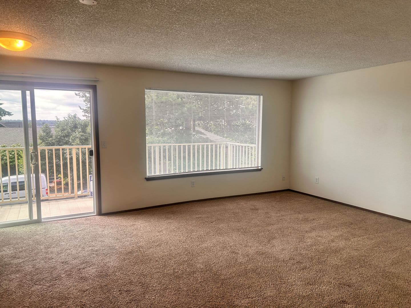 Vancouver Apartment: 607 R St.