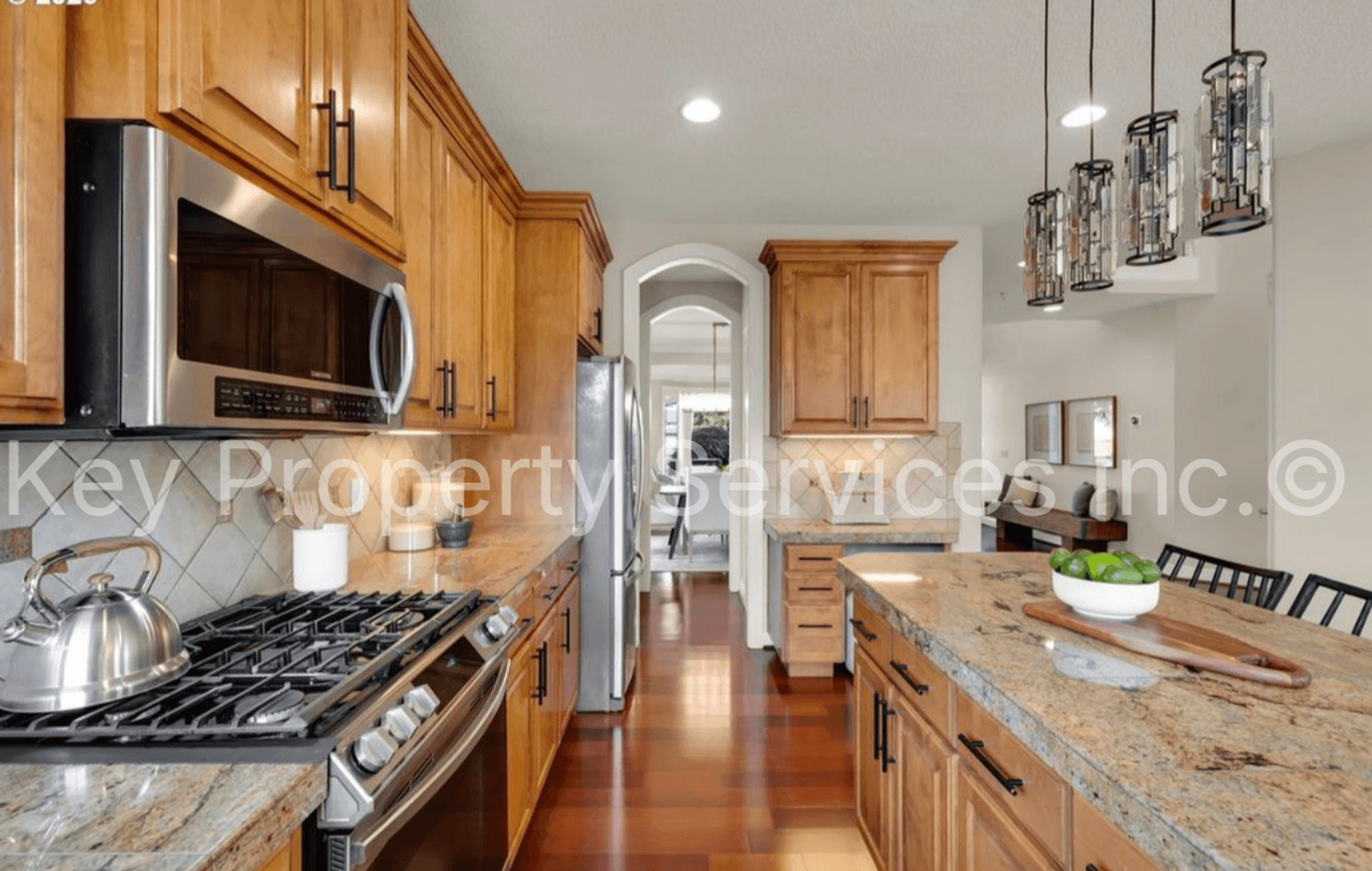 Vancouver House: 10412 NE 122nd Ave