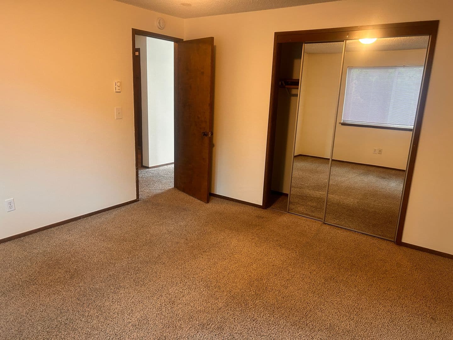 Vancouver Apartment: 607 R St.