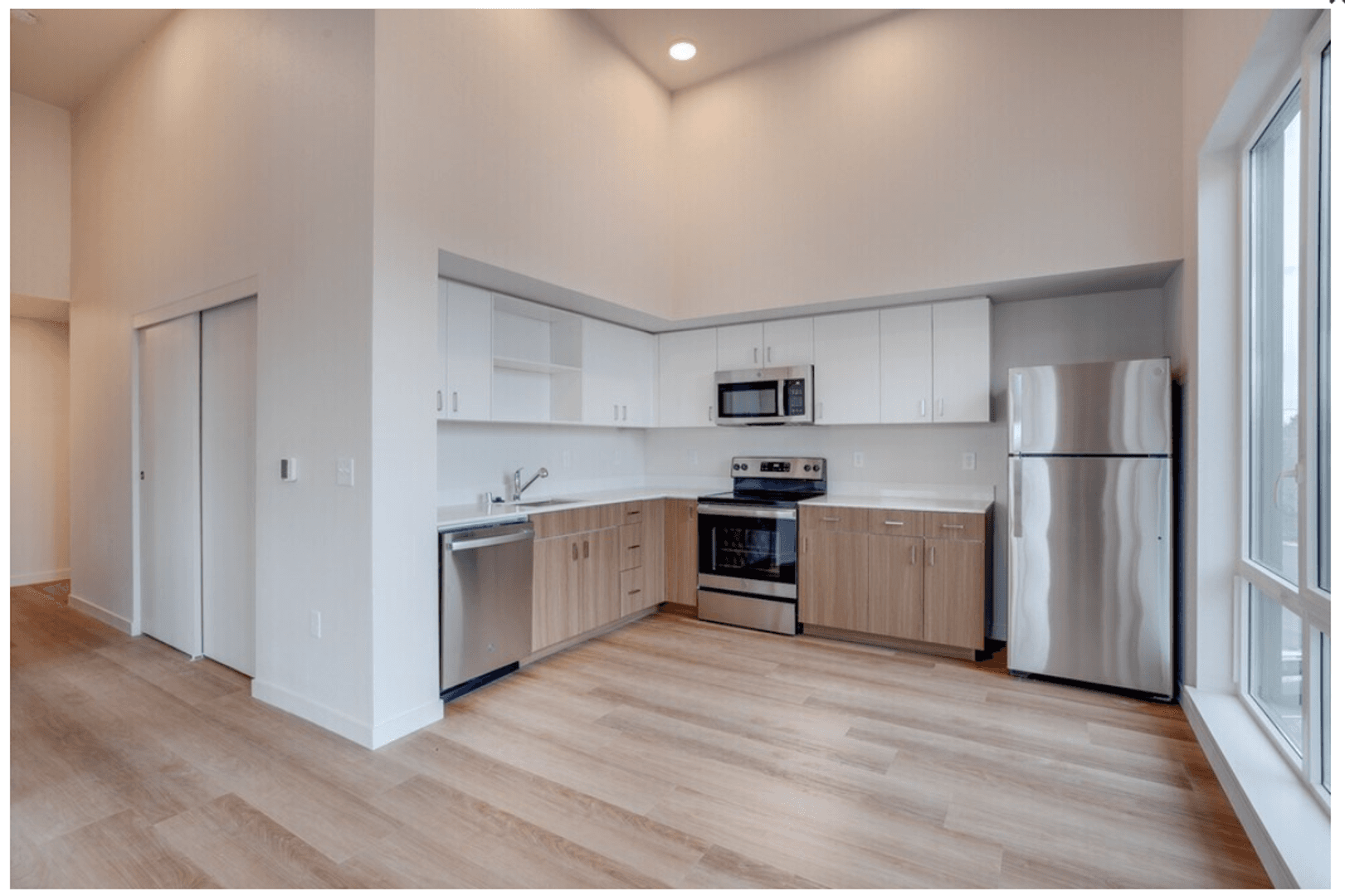 Vancouver Apartment: 201 W 17th St