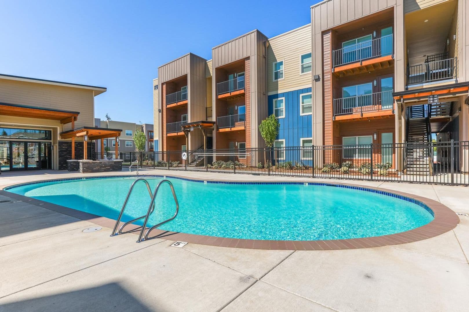 Vancouver Apartment: 333 NE 136th Ave