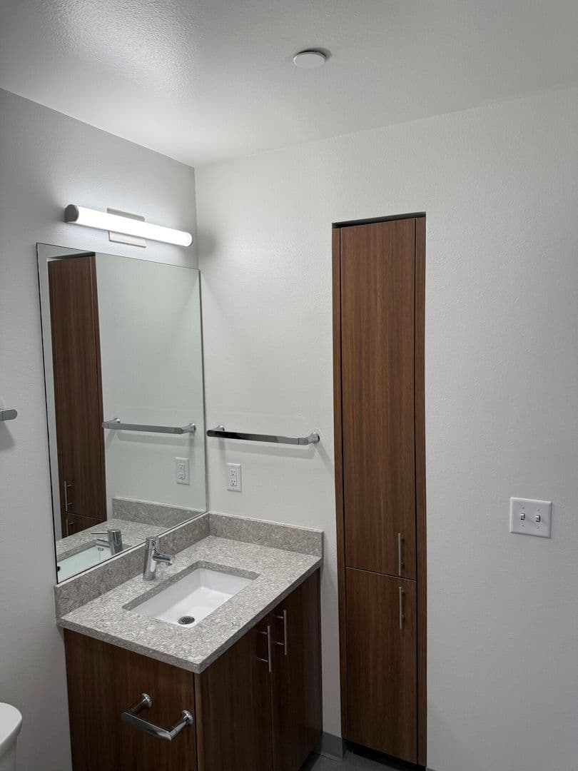 Portland Apartment: 3000 SE Powell Blvd