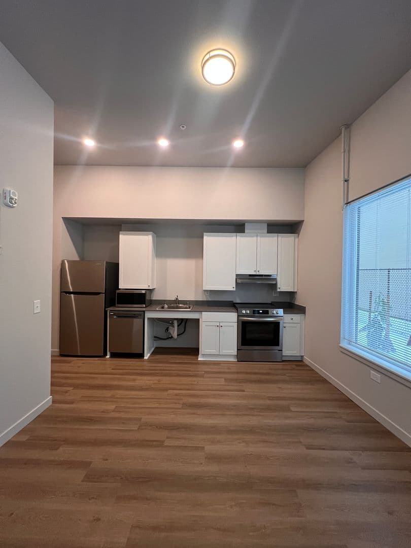 Vancouver Apartment: 2929 NE 65th Ave