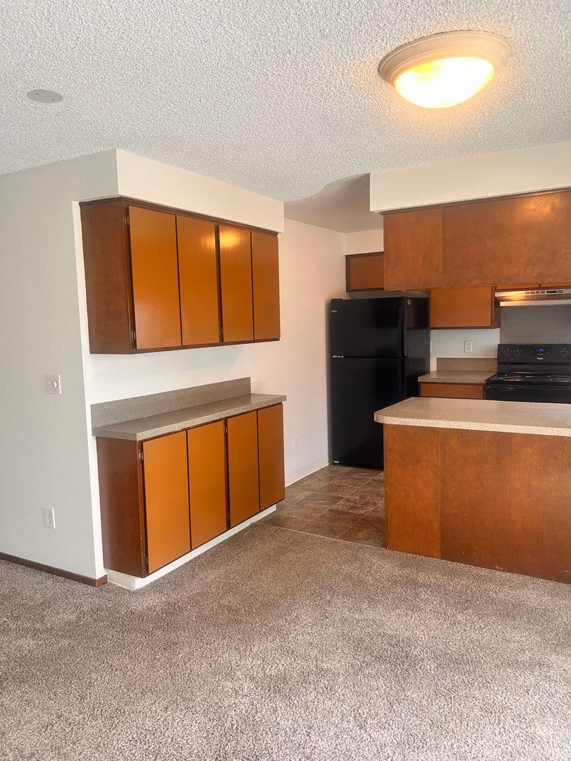 Vancouver Apartment: 607 R St.