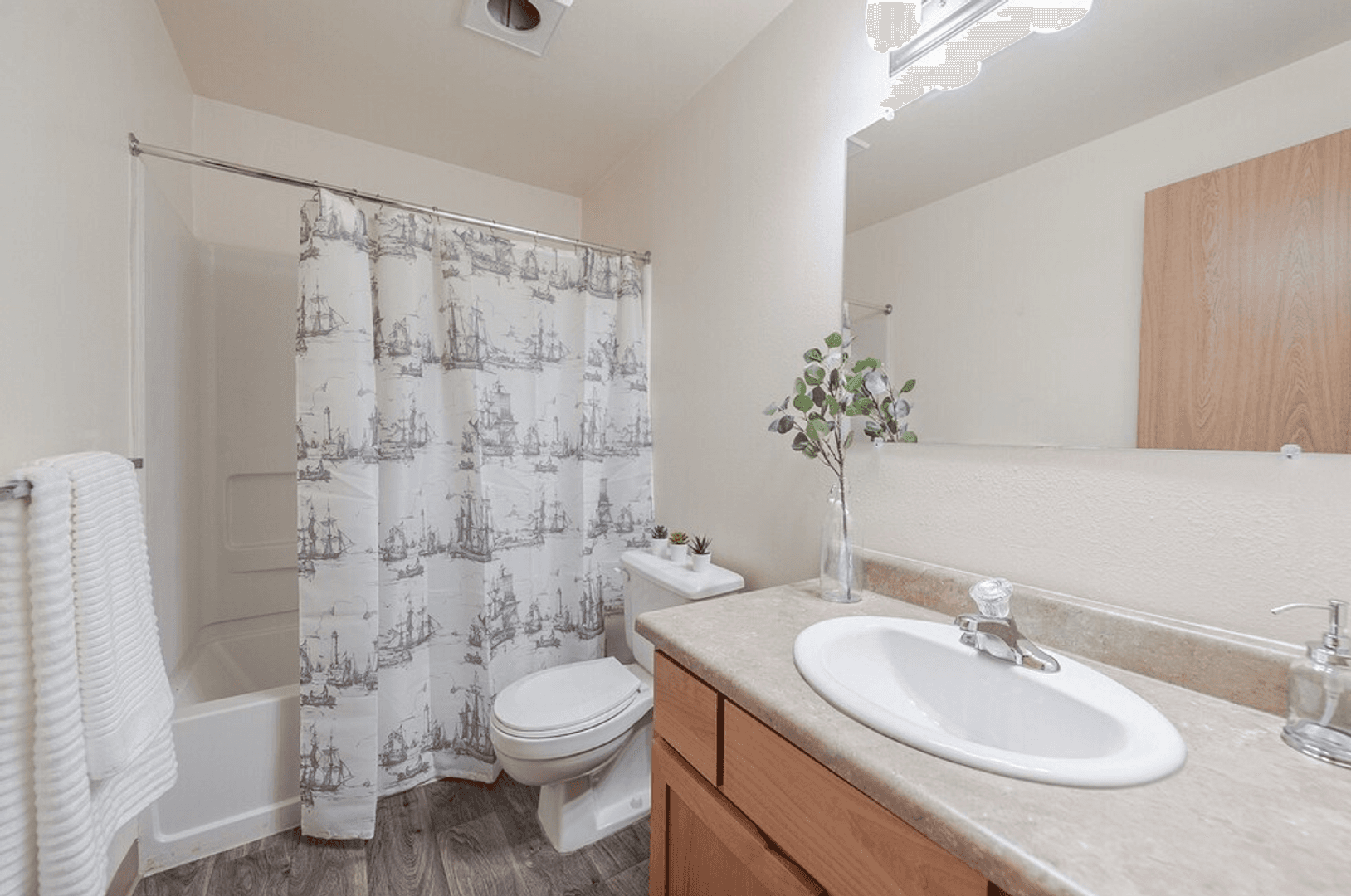 Vancouver Apartment: 1000 SE 160th Ave.