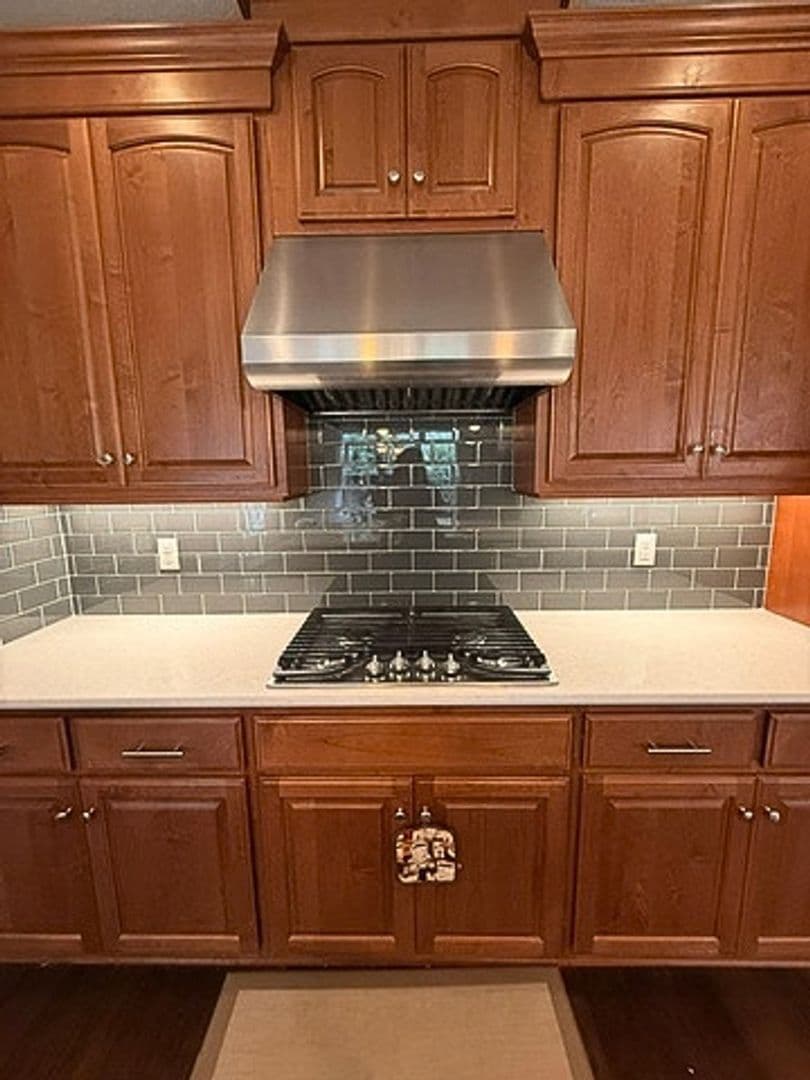 Vancouver House: 9507 NE 165th Ave