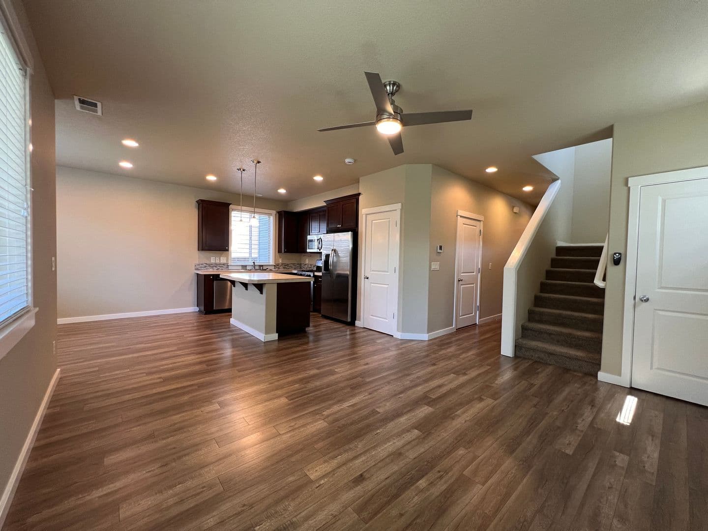 Ridgefield House: 503 N 41st Ave