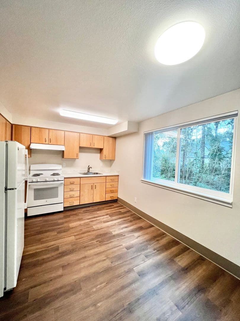 Vancouver Apartment: 8415 NE Hazel Dell Avenue