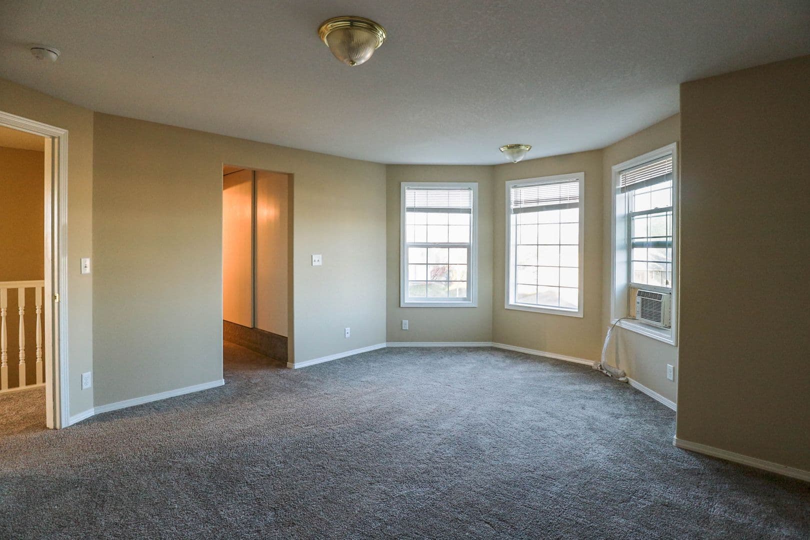 Vancouver House: 1402 SE Park Crest Ave