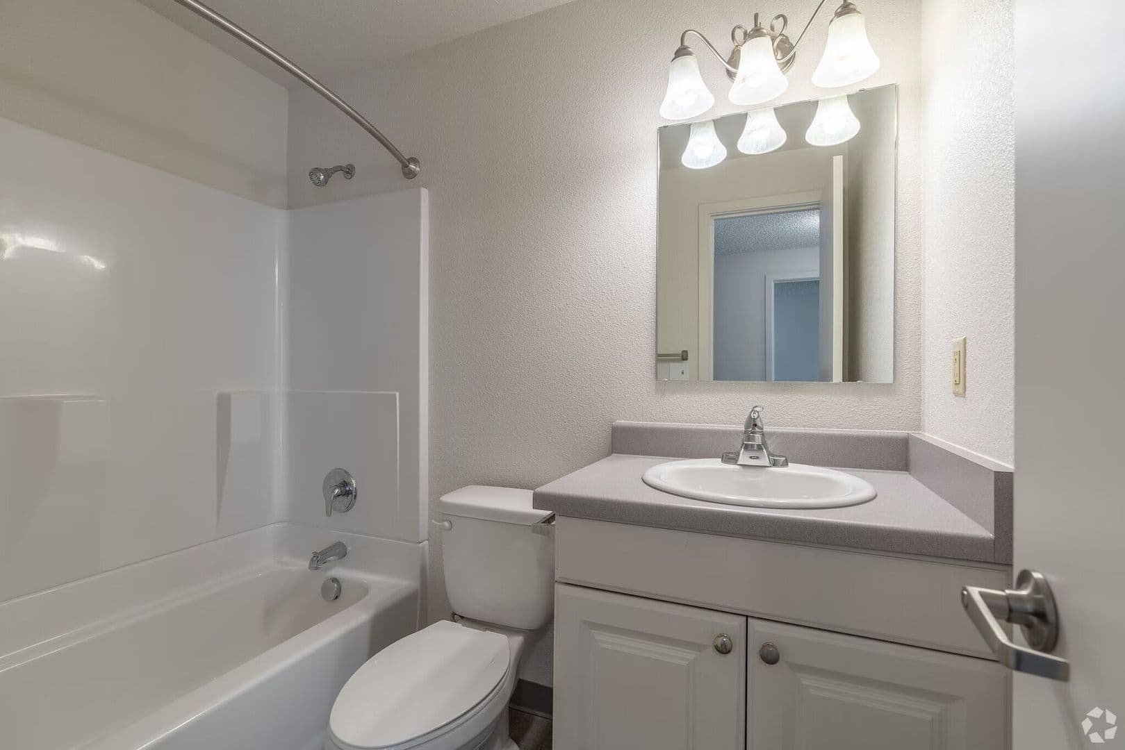 Aloha Apartment: 875 SW 185th Ave