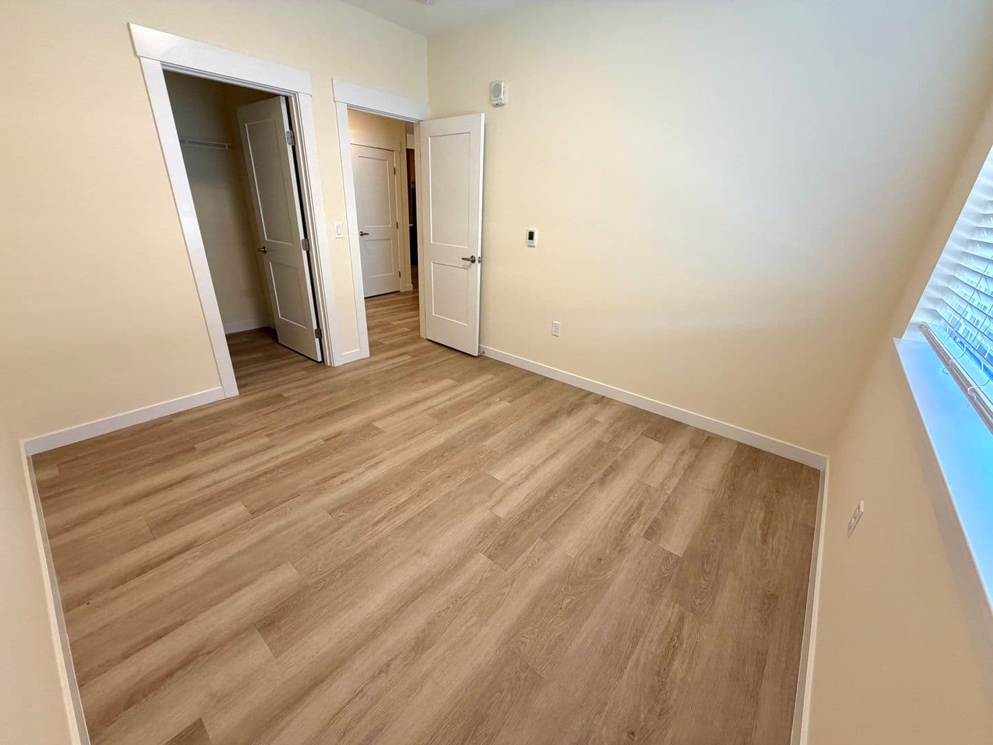 Vancouver Apartment: 2703 NE 99th St
