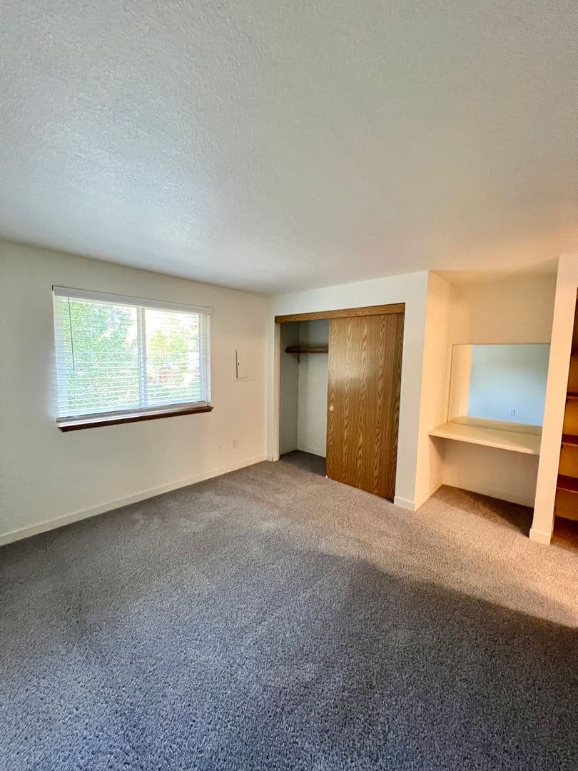Vancouver Apartment: 8500 NE Hazel Dell Avenue