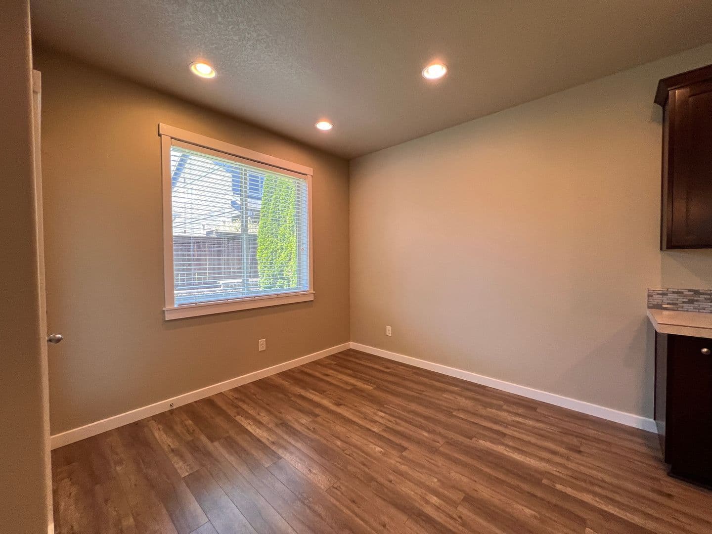 Ridgefield House: 503 N 41st Ave