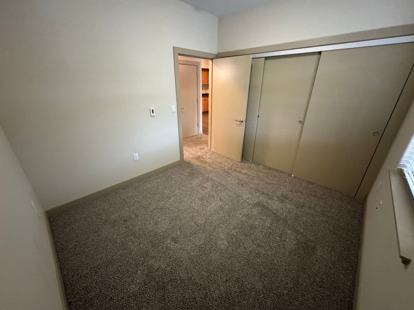 Vancouver Apartment: 301 SE 166th Ave