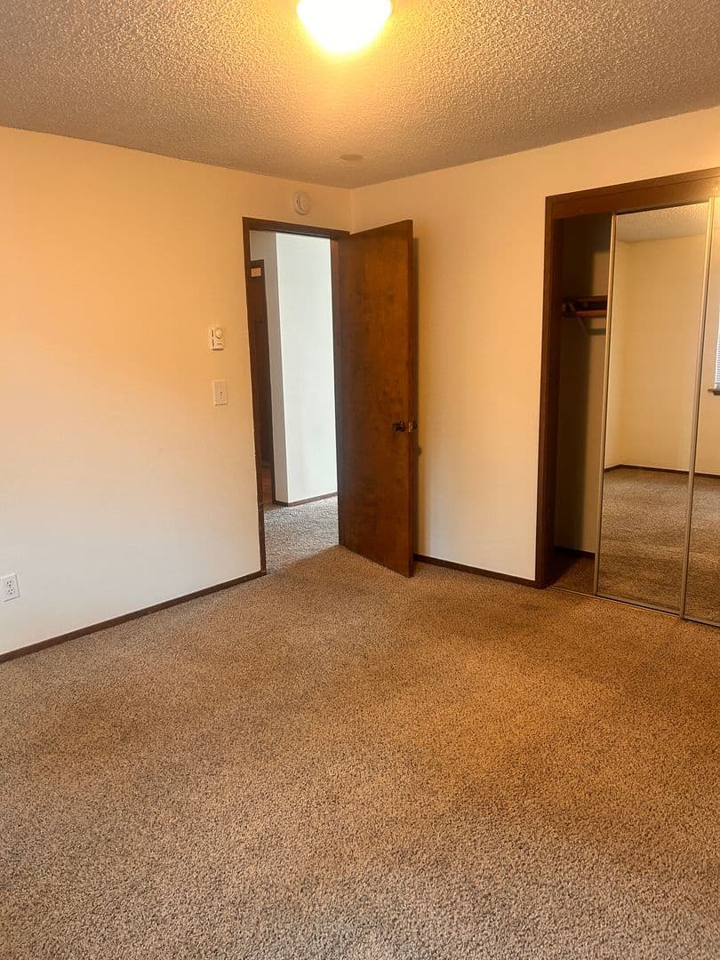 Vancouver Apartment: 607 R St.