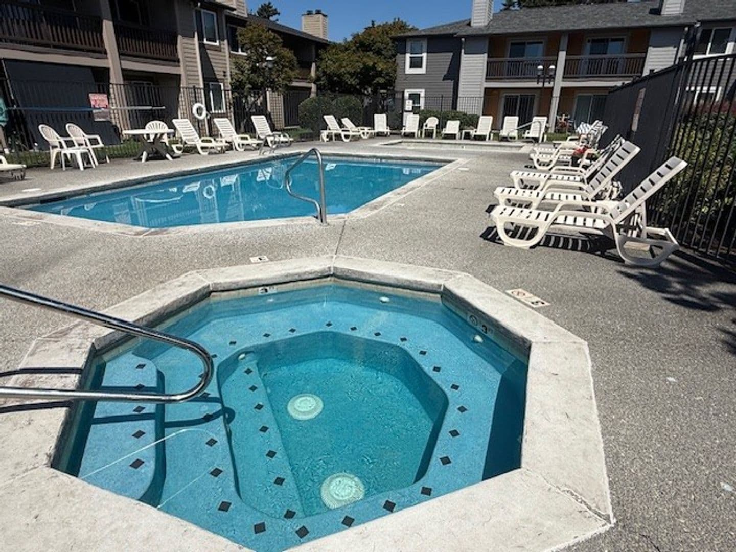 Vancouver Apartment: 1000 SE 160th Ave.