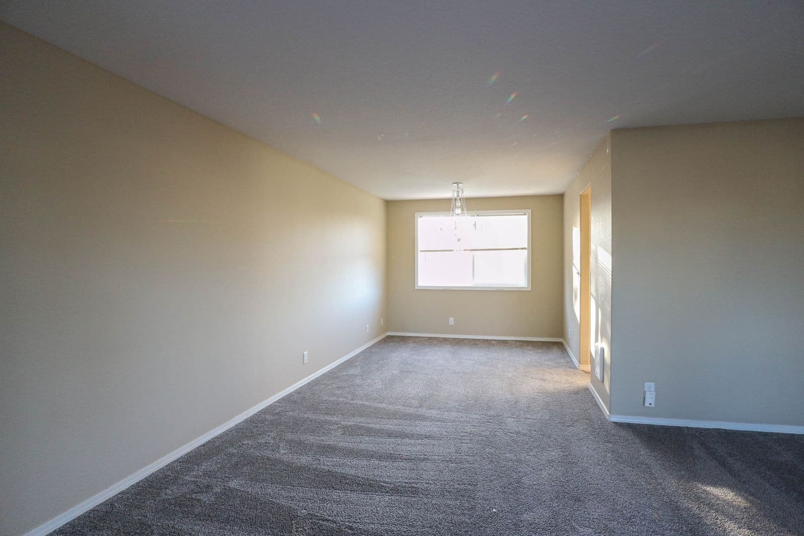 Vancouver House: 1402 SE Park Crest Ave