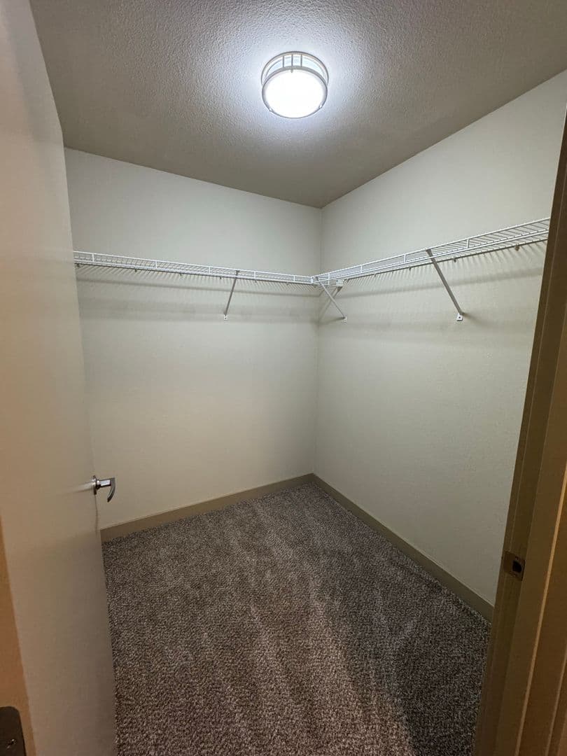Vancouver Apartment: 301 SE 166th Ave