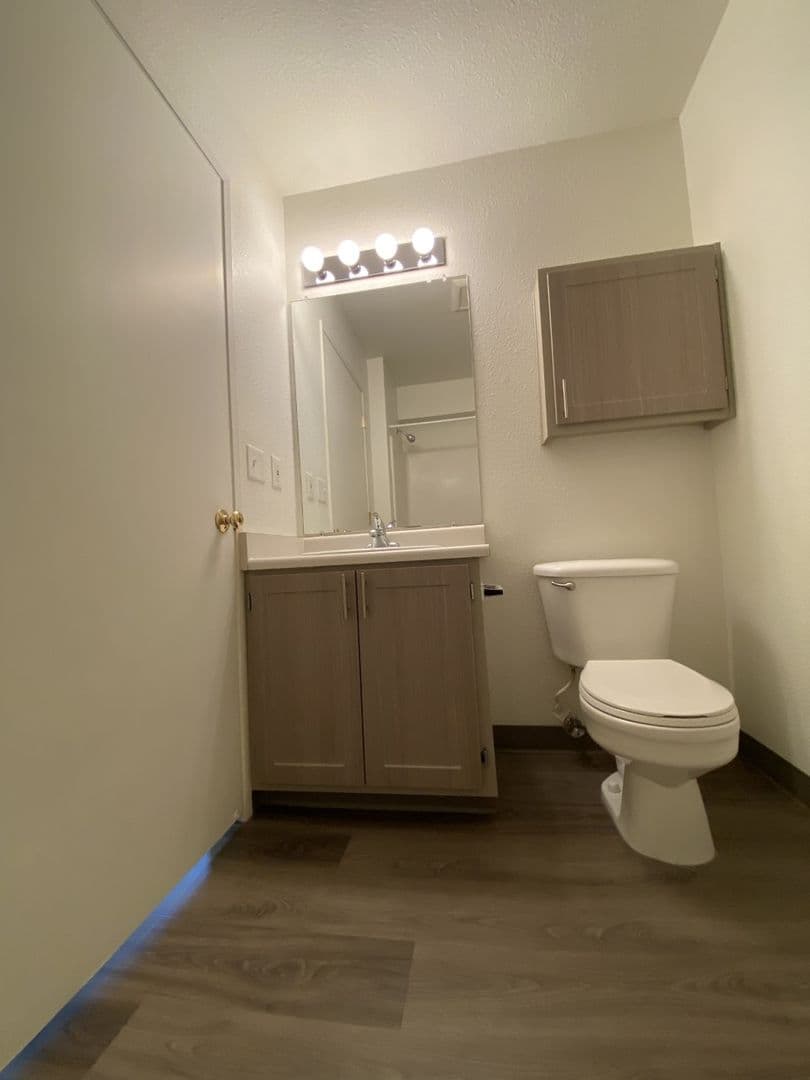 Vancouver Apartment: 11328 NE 51st Circle
