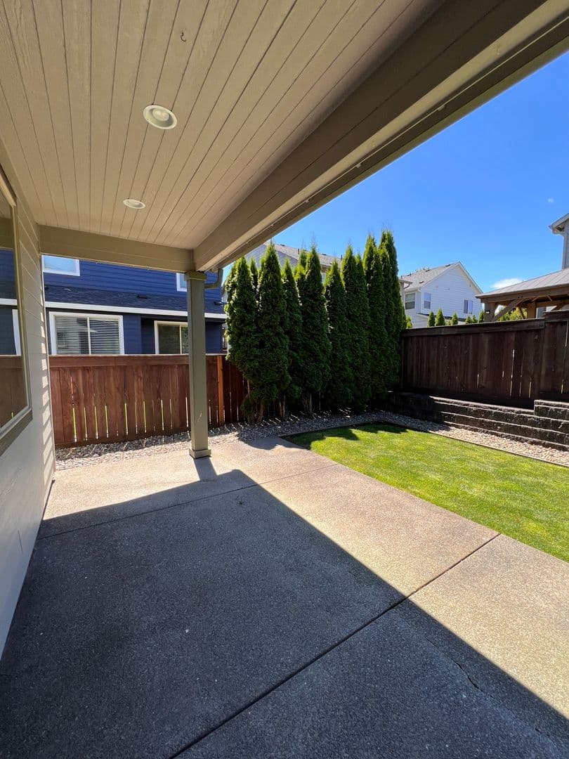 Ridgefield House: 503 N 41st Ave