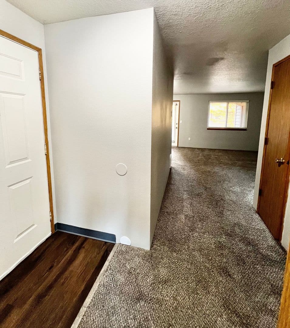 Vancouver Apartment: 8500 NE Hazel Dell Avenue
