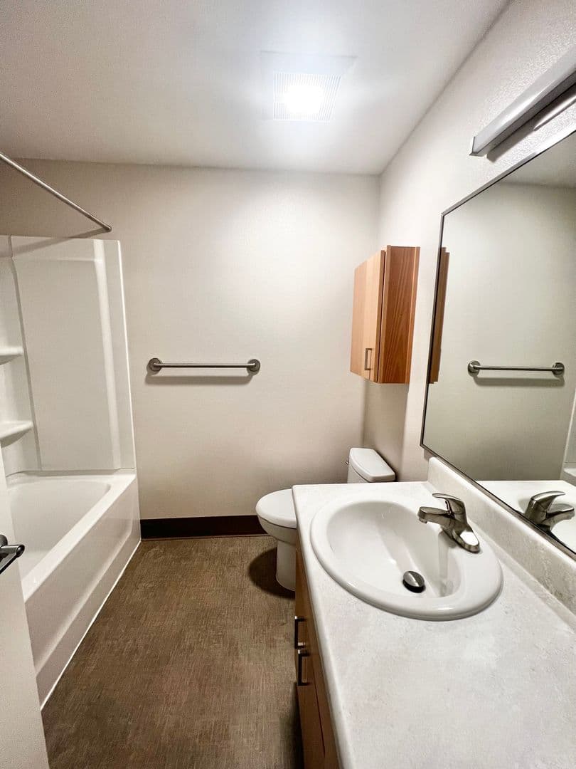 Vancouver Apartment: 8415 NE Hazel Dell Avenue
