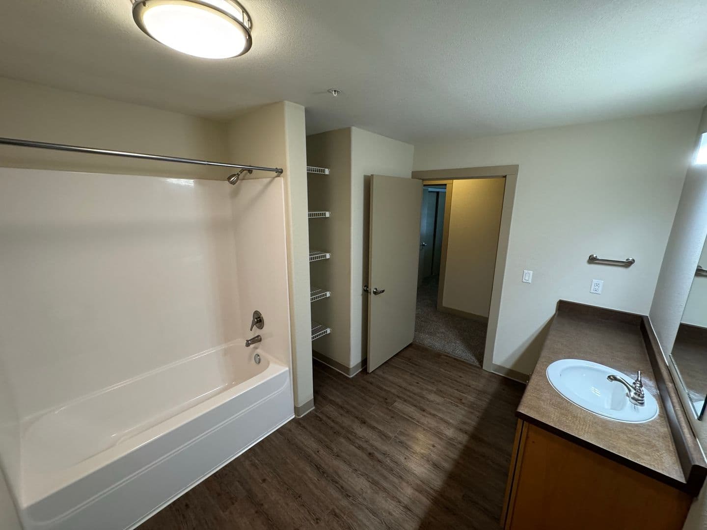 Vancouver Apartment: 301 SE 166th Ave