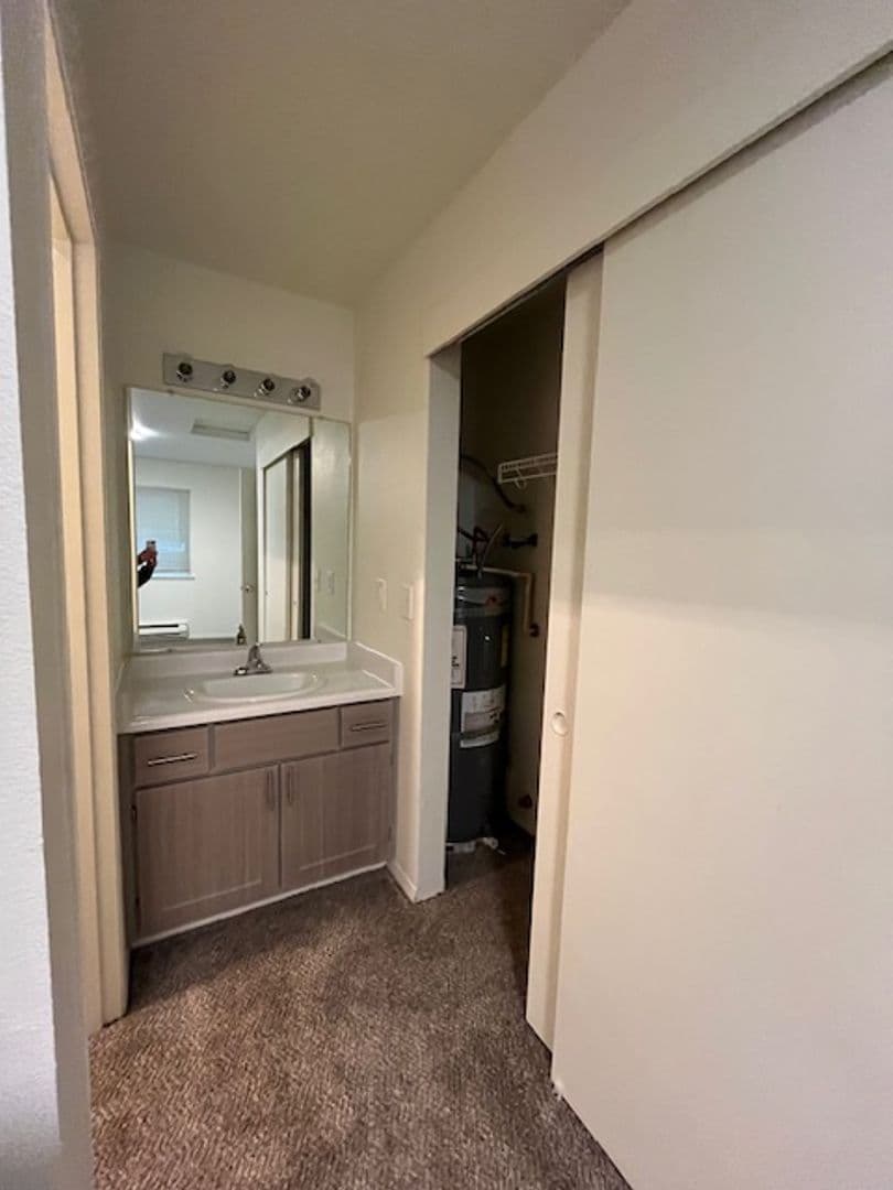 Vancouver Apartment: 11328 NE 51st Circle