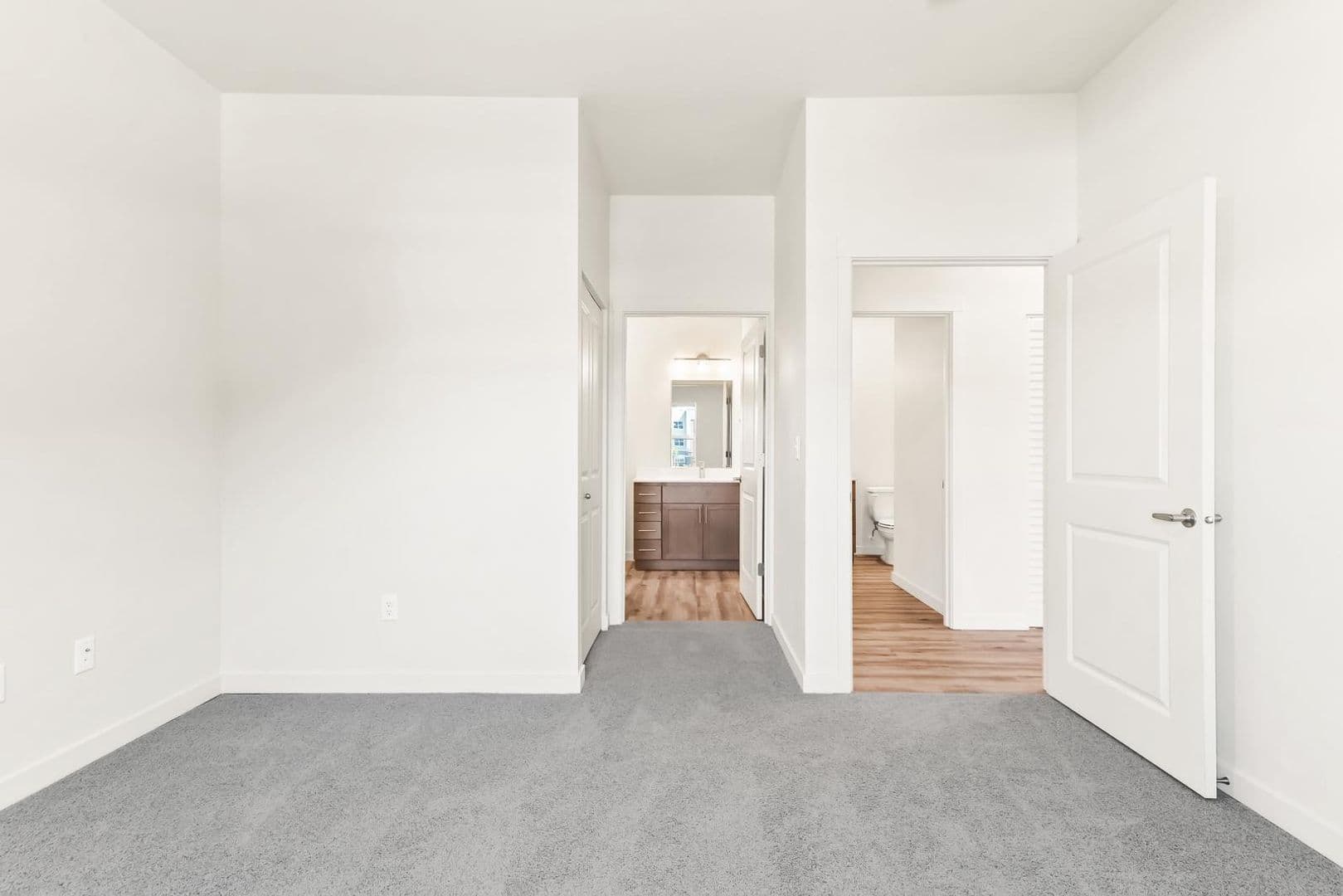 Vancouver Apartment: 333 NE 136th Ave